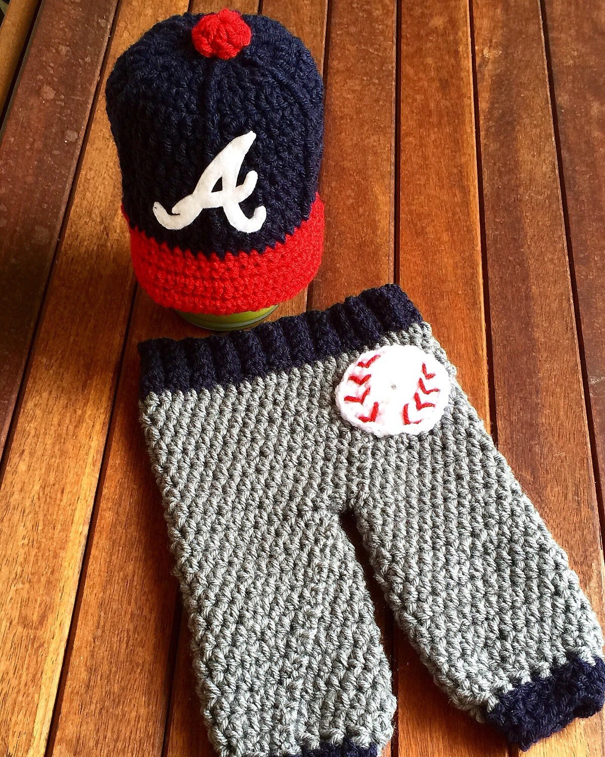 Newborn Atlanta Braves Baby Cap and 