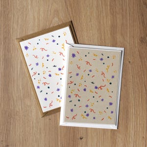 CONFETTIS PETIT - Carte de vœux risographe faite à la main au format A6 avec motif, imprimée dans les couleurs Jaune Tournesol, Rouge, Violet, Bleu Sarcelle
