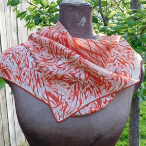 Vintage Scarf-VERA Neumann-Vintage Fashion-Orange-Flame-Ladybug scarf-Sunburst-Graphic Print-leaves wheat