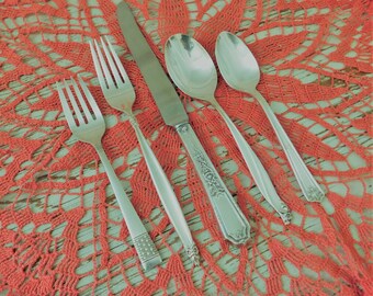 Vintage Flatware-Silverplate-Forks-Spoons-Knife-Silverware-Old Silverware-Wedding-Table setting-Dinner Forks-Mismatched-Mixed-5 Piece