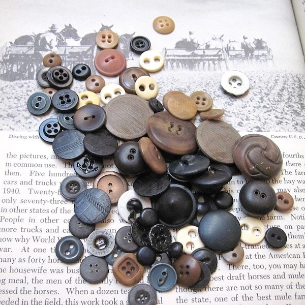Vintage Buttons-destash-Junk Journal-Primitive-Utility-Work Clothes-Denim-Old Buttons-Head Light-Brown Buttons
