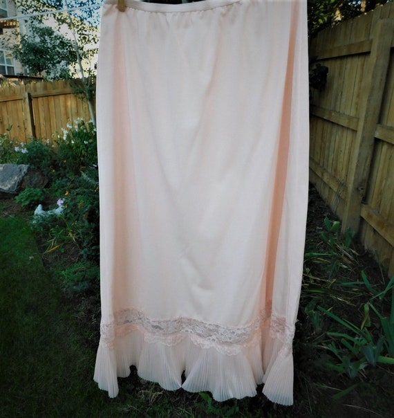 Vintage Slip-Ruffle-Pink Slip-Vanity Fair-half sli