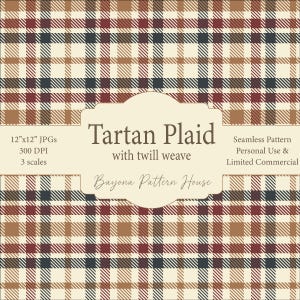 Könnte beinhalten: Nahtloses Tartan-Plaid-Muster mit Köperbindung. Das sich wiederholende Muster zeigt Karos in Creme, Braun, Burgunderrot und Marineblau. Der Text lautet "Tartan Plaid with twill weave".