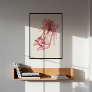 ピンクのハイヒールのウォールアート、リボン付きファッションイラストプリント、額入りまたは額なしのポスター、フェミニンで華やかな装飾、ファッション愛好家へのギフト