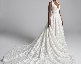 Vestido de novia con cuello halter y cola catedral / Vestido de novia moderno con corsé / Vestido de gala de encaje con escote en V pronunciado / Vestido a medida con cintura vasca