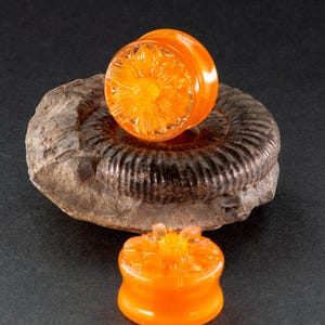 20MM (13/16&quot;) Plugs - Epoxy Resin Plugs - Stretched Ears - 3D Flower Design - Double Flare Plugs