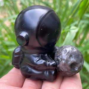 2.5''+ Natural Obsidian Astronaut Yooperlite moon quartz,quartz crystal,Crystal Astronaut,Astronaut skull,Home Decoration Crystal Gifts 1pc