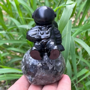 3.3''+ Natural Obsidian Astronaut Yooperlite moon quartz,quartz crystal,Crystal Astronaut,Astronaut skull,Home Decoration Crystal Gifts 1x