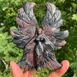 4.7&#39;&#39;+ Natural garnet angel,quartz crystal elf,hand carved angel skull,Crystal Angel,Angel skull,Crystal Gifts 1pc