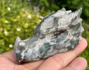 Natürlicher Jade Dragon Skull: Hand geschnitzte Kristall Wohnkultur (81x45x35mm)