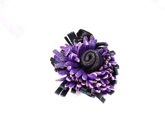 Spiral black-purple flower statement ring made of leather trimmings