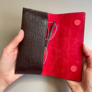 PersonalizedHandmadeGlassesCaseMadeOfHighQualityLeatherBrownGlassesCaseWithMagneticClosureCustomSoftGlassesCaseWithMagneticButtonCustomGift