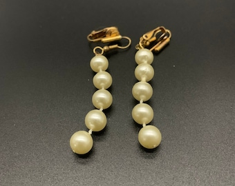 Pearl earrings/clip on/dangle/vintage earrings/gold tone