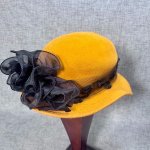 Orange wool fedora ladies hat vintage