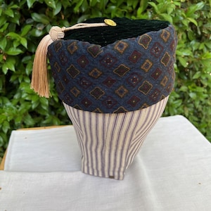 Green silk velvet and blue patterned silk lounging cap, leisure cap, Size Large, late 1840s-1880s