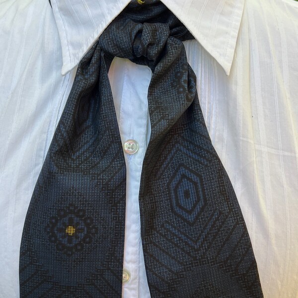 Deep blue print silk cravat, 19th century style