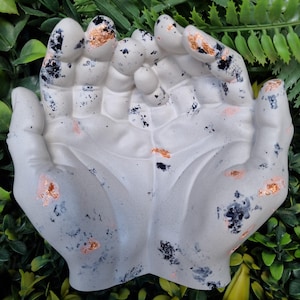Decorative ceramic hand emptier
