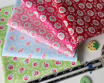 Fat quarter bundle of Roses in scallops from the 30's fabric collection Spring 2018 by Atsuko Matsuyama for Yuwa - 5 pieces