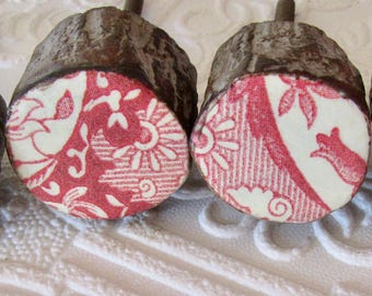 Set of 2 Round Bark Red Toile Knobs