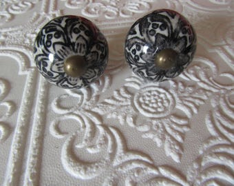 Set of 2 Black and Cream Floral Ceramic Knobs