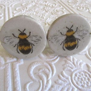 Ceramic Bee Knobs in Oatmeal Pair of 2