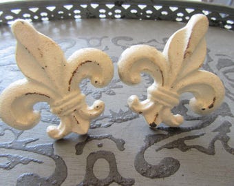 2 Fleur De Lis Knobs Cream Distressed
