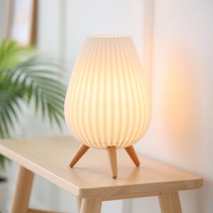 Lampada Notturna 3D A Sfera Di Cristallo Con Fiore Di Margherita – 6 Cm, Base In Legno E Alimentazione USB – Luce Calda LED Per Decorazione Da Tavolo - 5
