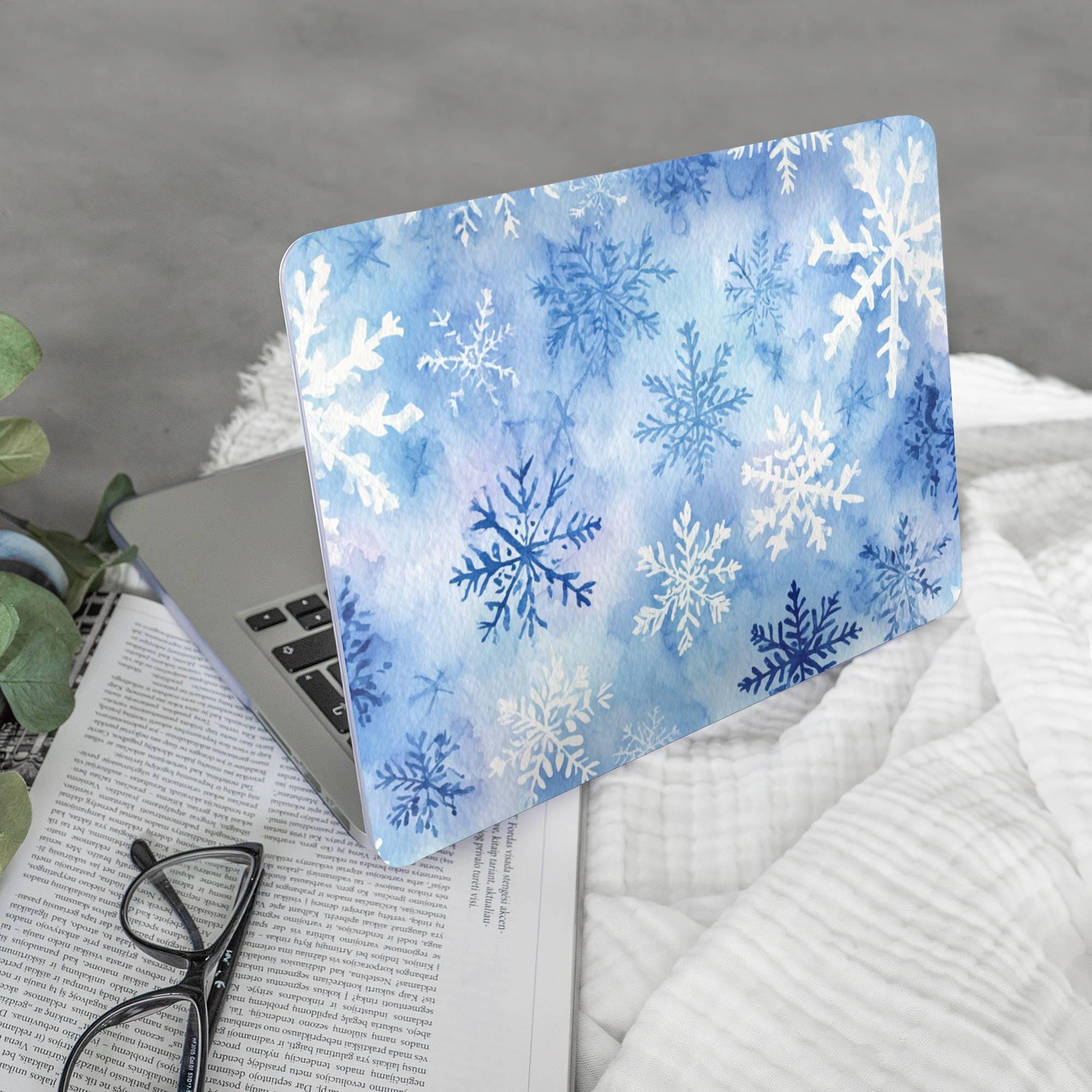 Winter Snowflakes MacBook Case, Elegant UV Print, image size:2000x2000
