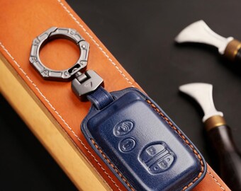 Suitable For Toyota Leather Key Covers For 13th Generation Crown, Reiz, Older Prado, And Land Cruiser Models 4 Buttons.