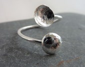 Adjustable silver ring wi...