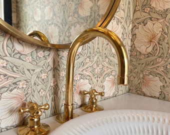 Polished Brass Widespread Faucet – Solid Brass 3-Hole Bathroom Vanity Tap