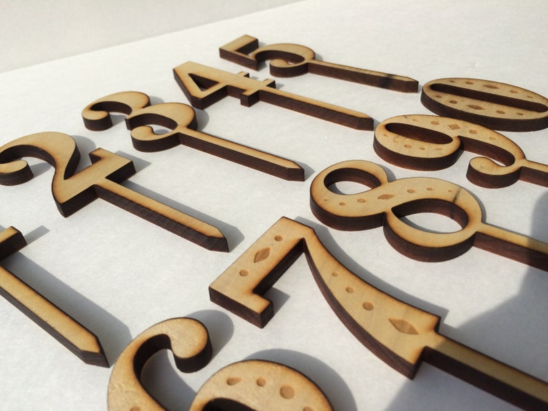 Wooden Number with inlay Cake Topper imagem 3