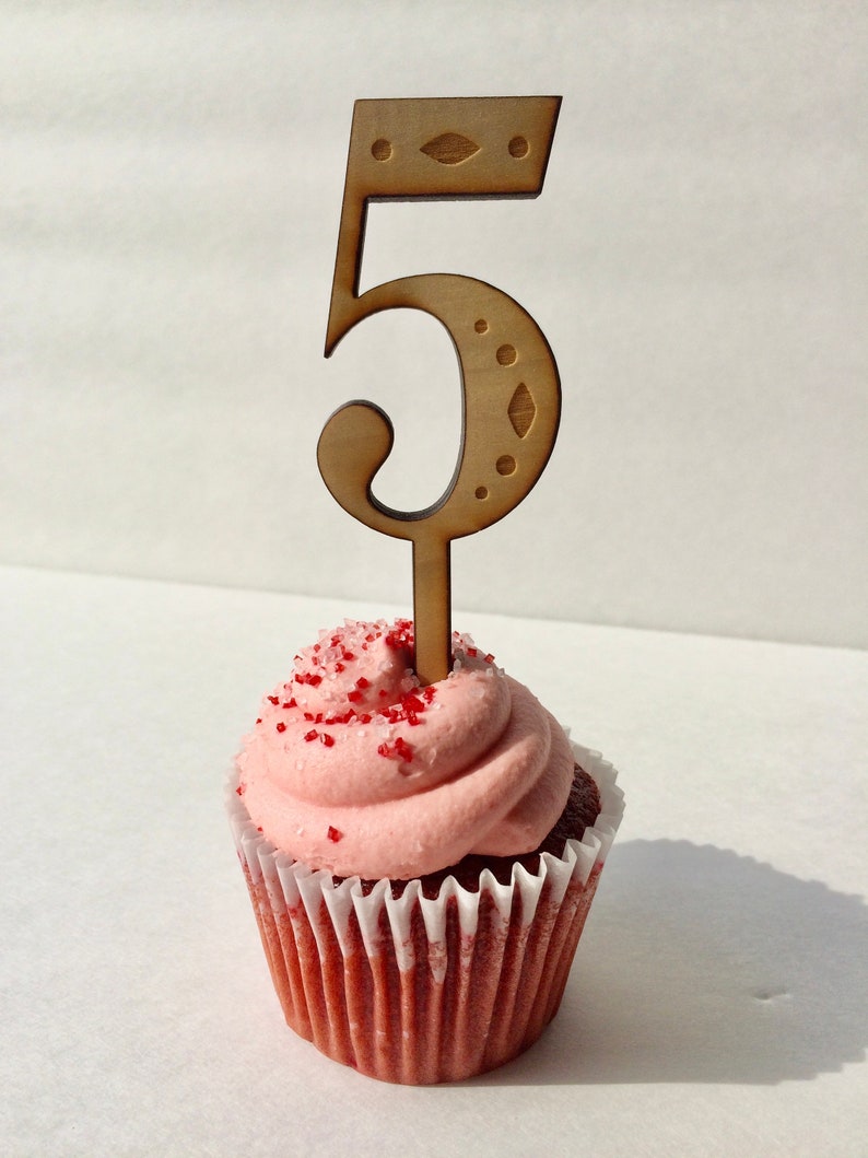 Wooden Number with inlay Cake Topper imagem 4