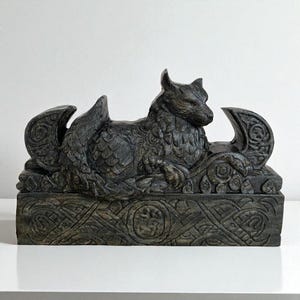Black Wolf Statue: Hand Carved Wooden Norse Decor