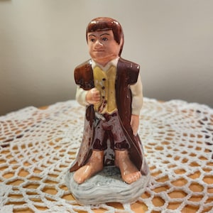 Royal Doulton Bilbo Baggins Figurine from the Middle Earth Collection 1979
