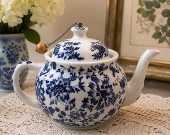 Vintage Blue White Porcelain Teapot | Saviers Teapot 1999 | 40 oz Drop-Down Infuser | Gift-Ready