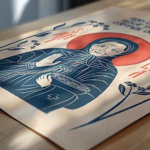 Puede incluir: Una impresi&oacute;n de color crema con una ilustraci&oacute;n de l&iacute;neas azul oscuro de una persona mayor con pa&ntilde;uelo y t&uacute;nica, con un halo rojo detr&aacute;s de la cabeza. La figura sostiene un cuenco y el dise&ntilde;o incluye detalles florales y texto.