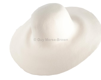 Dames bontvilten capeline muts 103 g - ivoor