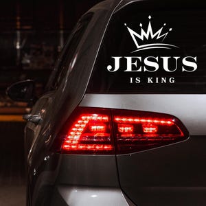 Jezus is koning autosticker | Christelijke autosticker| Christelijke sticker| Jezus-autosticker| Sticker Jezus is koning| Autosticker Jezuskroon|