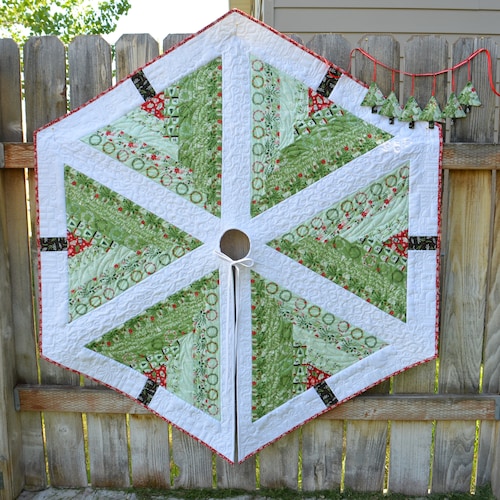Log Cabin Tree ~ PDF pattern - Quilted Tree Skirt & Ornaments