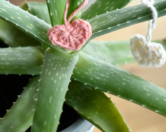 Mini adornos de corazón de ganchillo: etiquetas de regalo para San Valentín, recuerdos de boda.