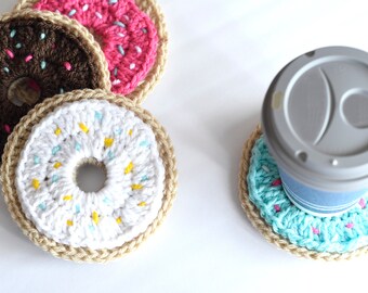 Posavasos de donuts hechos a mano a crochet, posavasos de donuts glaseados con chispas, regalo para amantes del café, donuts de juguete de crochet