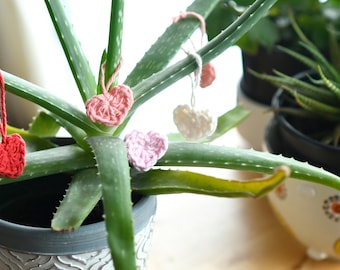 Mini Crochet Heart Ornaments: Valentine Gift Tags, Wedding Favors