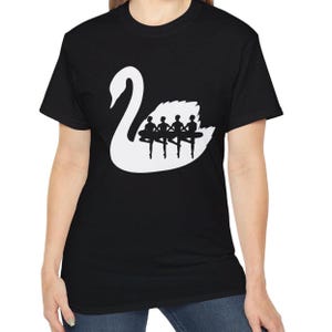 Camiseta de balé O Lago dos Cisnes, camiseta estampada para amantes do balé, camiseta para entusiastas da dança, presente de balé para ela, roupa temática de balé, balé clássico