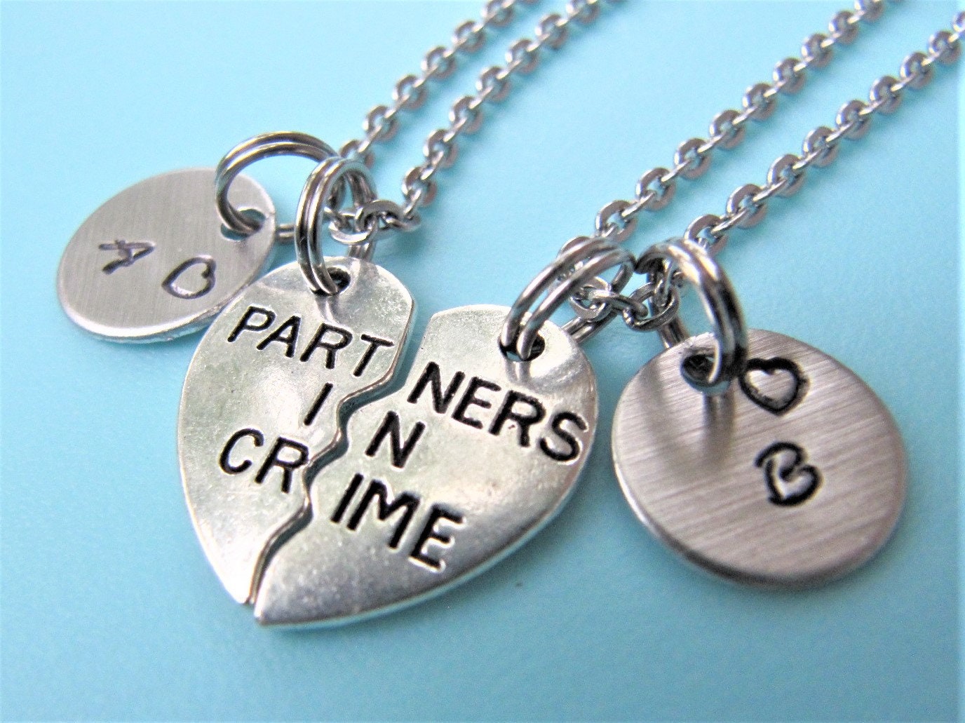 Magnetic Love Necklaces - Skull - to My Partner-In-Crime - I Just Want A Weirdo to Go on Adventures with - Gnni26002 Standard Box