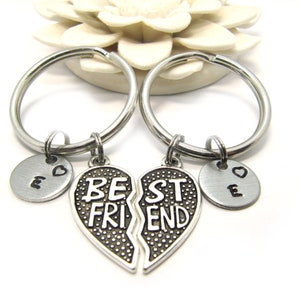 Set of 2 Best Friend Keychains – Personalized Friendship Gift, BFF Jewelry, Custom Initial Key Ring, Best Friend Gift, Sister or Couple Gift