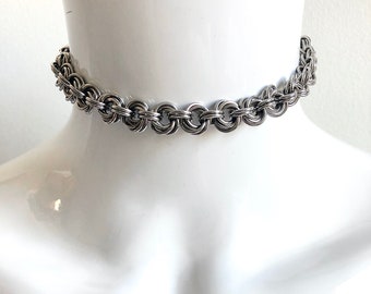 Chainmaille Knot Choker // chainmaille necklace, choker necklace, punk necklace, knot necklace, goth necklace, unisex necklace