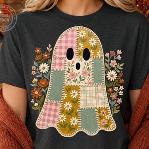 PNG de fantasma bohemio: Fantasma retro otoñal con estampado floral a cuadros y patchwork para Halloween, estilo preppy, con efecto desgastado, ideal para sublimación (descarga digital).