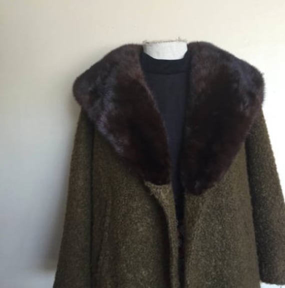 50's olive quarter sleeve fur coat.