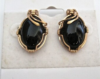 Black agate wire wrapped earrings in 14 k gold filled, black agate earrings, black solitaire earrings, wire wrapped earrings, earrings